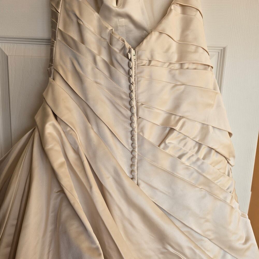 Casablanca Couture Bridal Dress Style B041 Amare Size 12 Champagne 100% silk - Picture 8 of 11